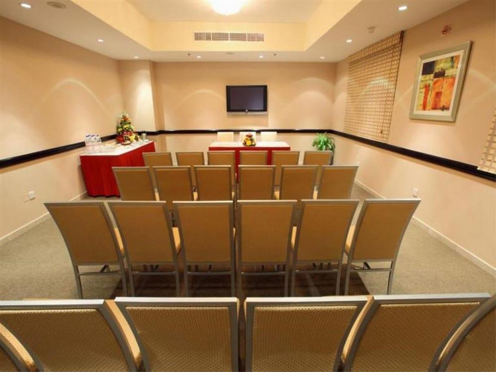 דובאי Xclusive Hotel Apartments מראה חיצוני תמונה